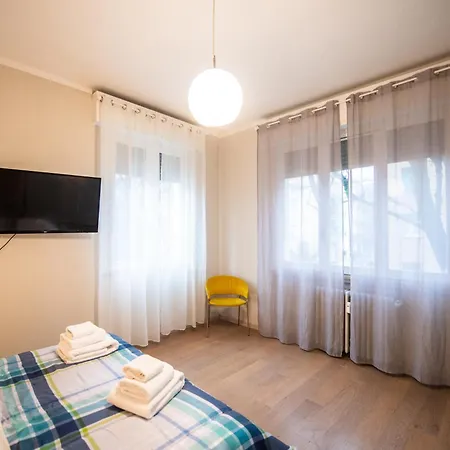 Aurea Living Family & Business Parcheggio Парма