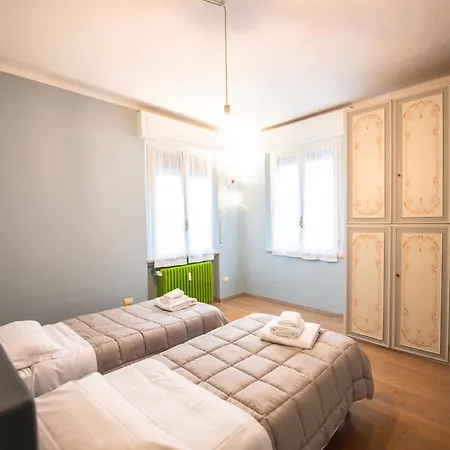 Aurea Living Family & Business Parcheggio * Parma